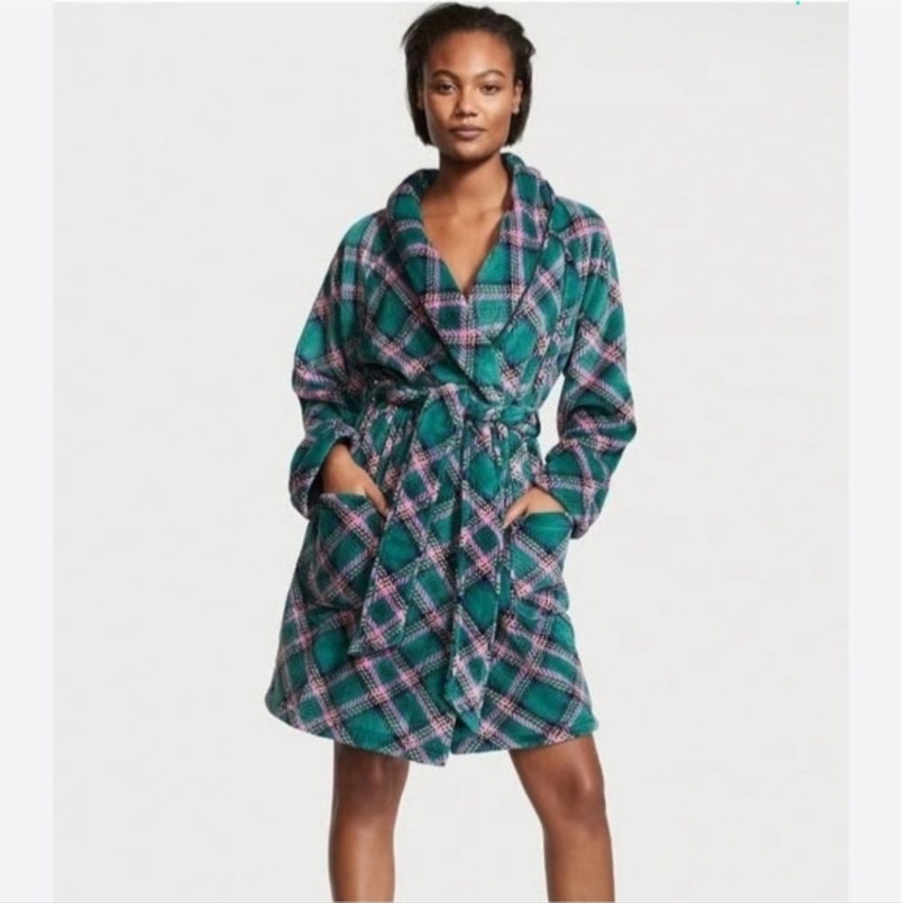 Vs Pink Xl/XXL Plaid Plush Velvour Robe In GREEN/PINK